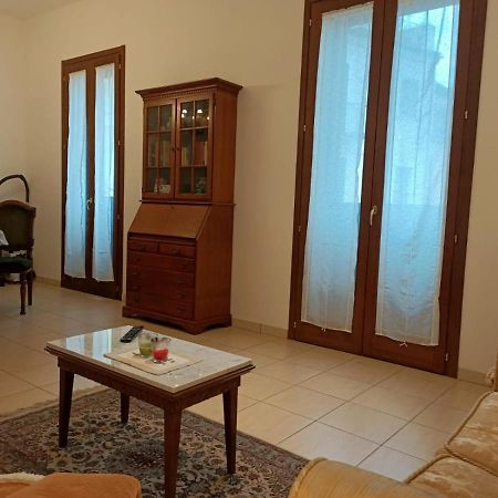 Apartamento Le Ginestre Sulmona Exterior foto